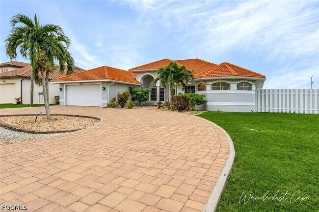 Building Photo - 4413 SW 10th Ave