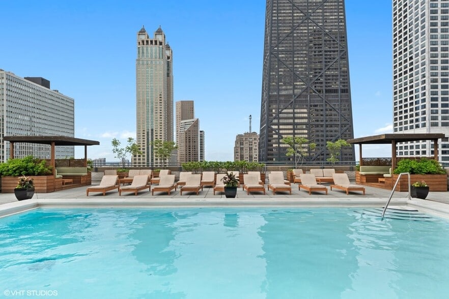 Building Photo - 777 N Michigan Ave