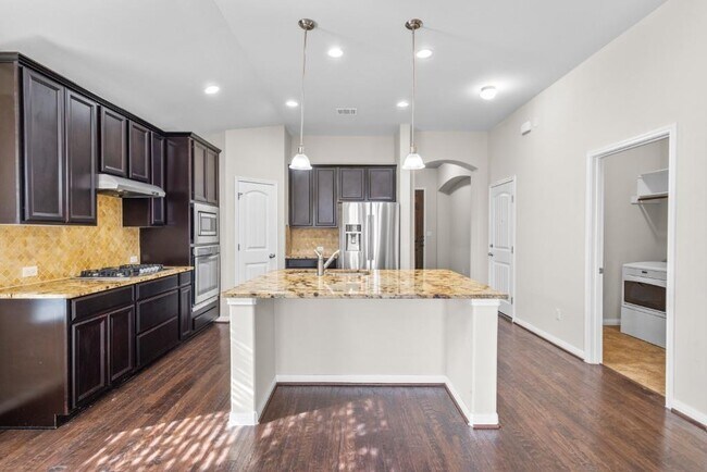 Building Photo - 2923 Bluffstone Dr