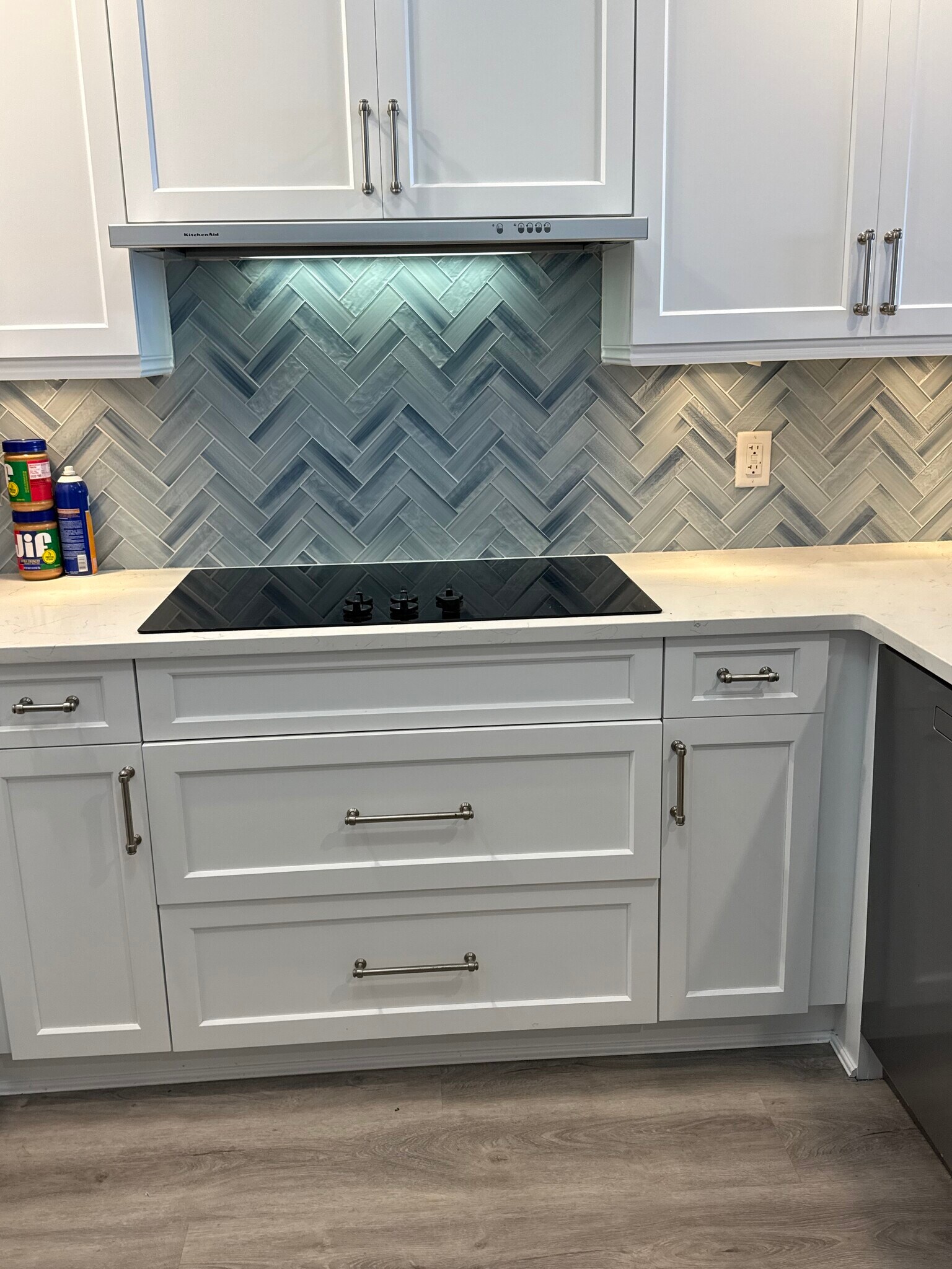 Newly remodeled Kitchen with quartz countertops as well as all new appliances - 1031 1st St S
