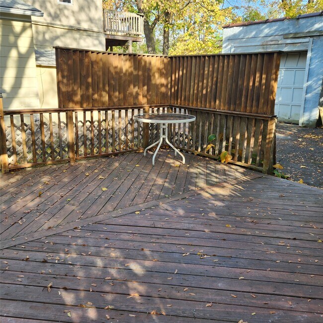 Building Photo - 40 Murray St