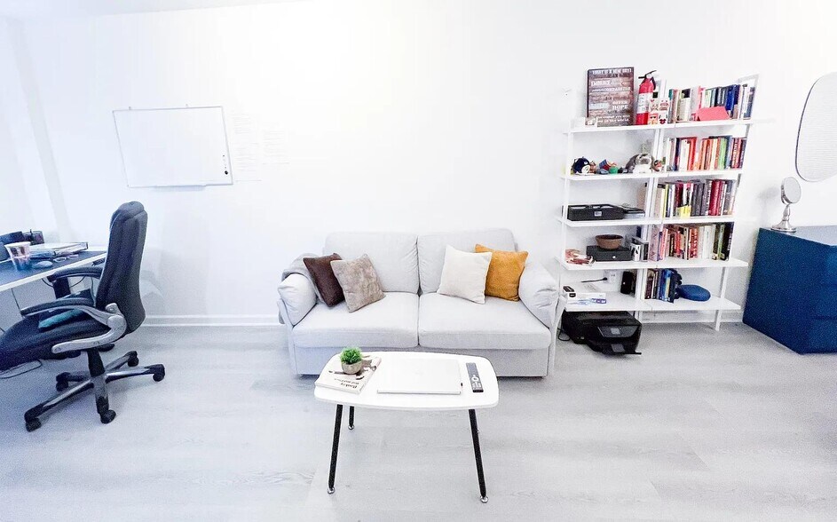 Building Photo - 2141 I St NW