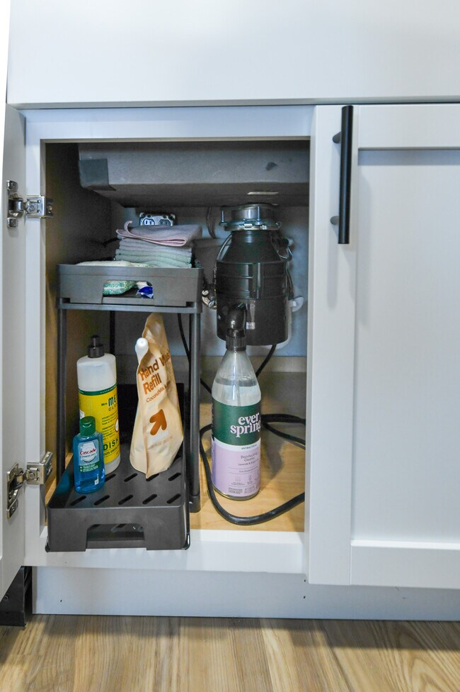 Building Photo - 3022 Auchentoroly Ter