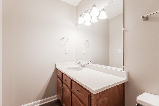 Building Photo - 6411 Braybourne Pl