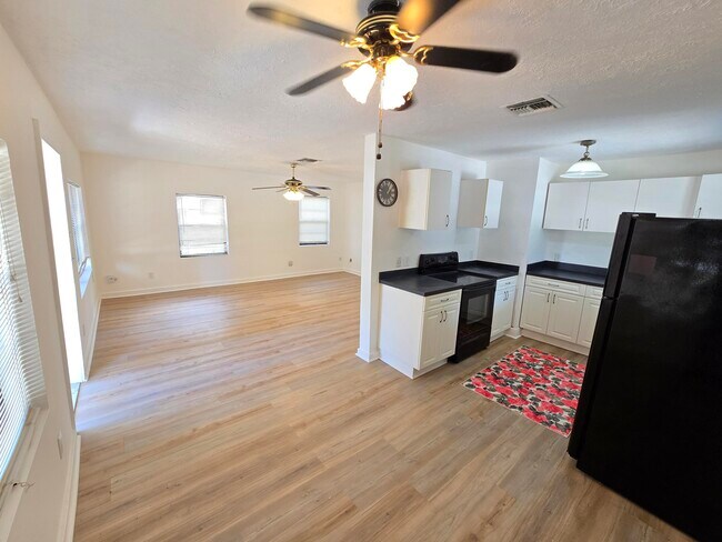 Building Photo - 1955 10th Pl