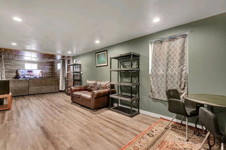 Building Photo - 341 Longfellow Dr