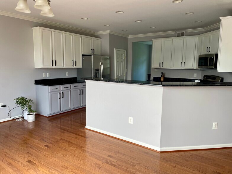 Building Photo - 1727 Idlewild Blvd