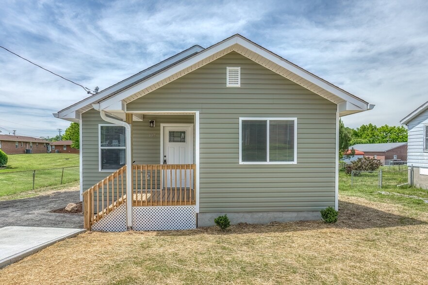 Building Photo - 107 Bettie St