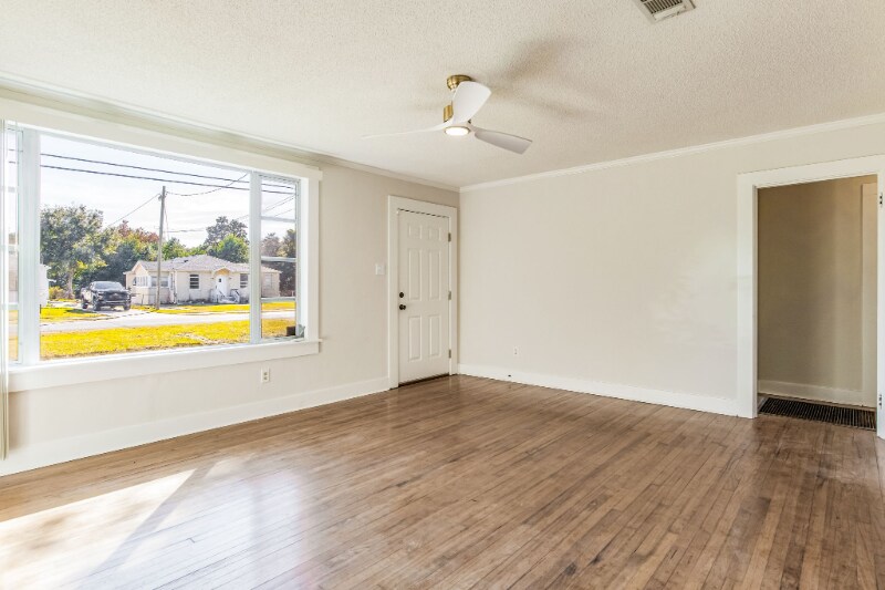 Building Photo - 1206 Dexter Ave