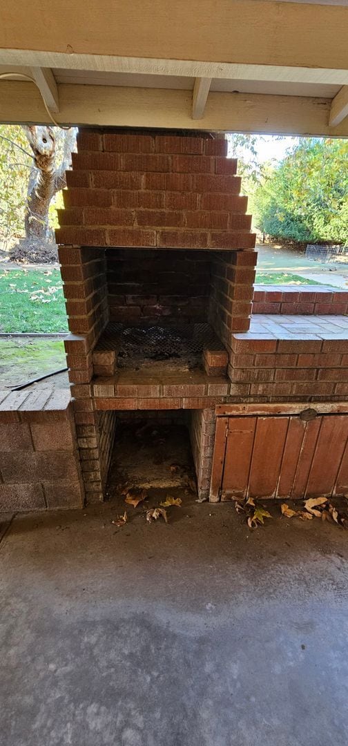 Building Photo - 3 bedroom Riverside home