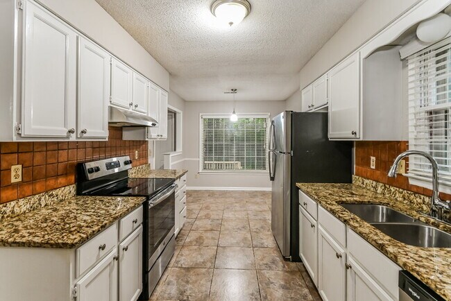 Building Photo - 4030 Birch Glen Dr