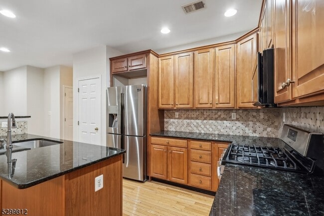 Building Photo - 91 Patriot Hill Dr
