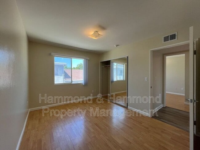 Building Photo - 6916 Agnes Ave