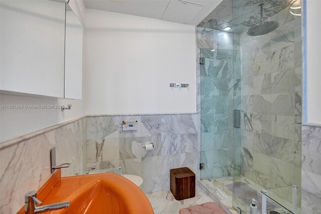 Building Photo - 18201 Collins Ave