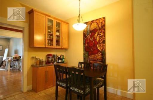 Building Photo - 330 Saint Paul St