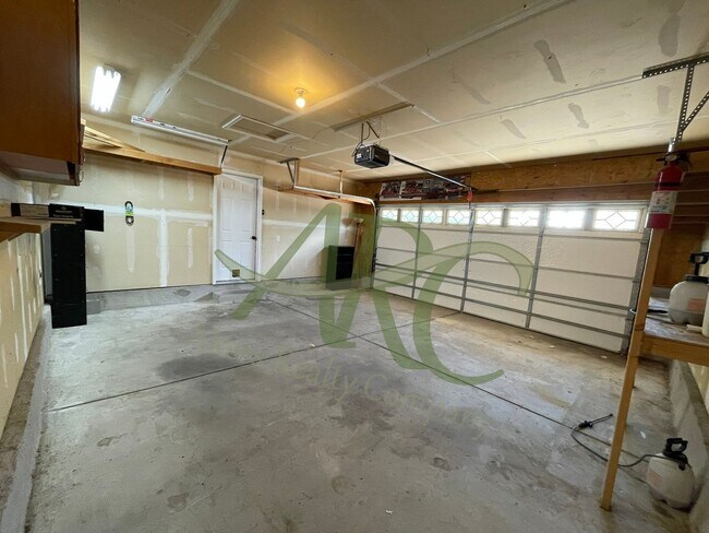 Building Photo - 746 S Legend Ln