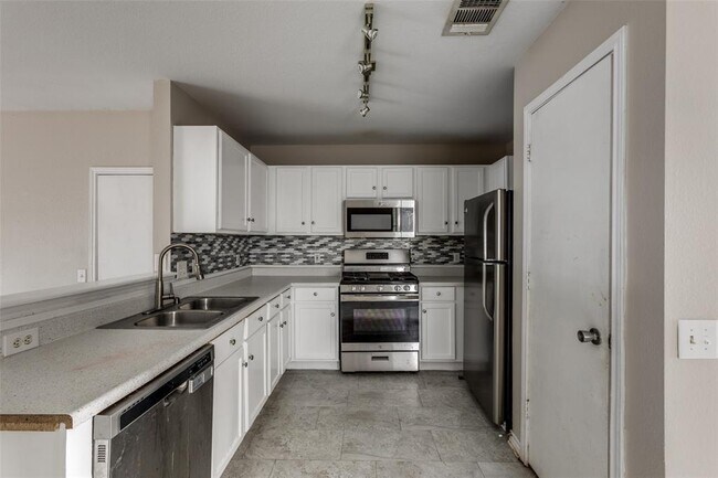 Building Photo - 11812 Lima Dr