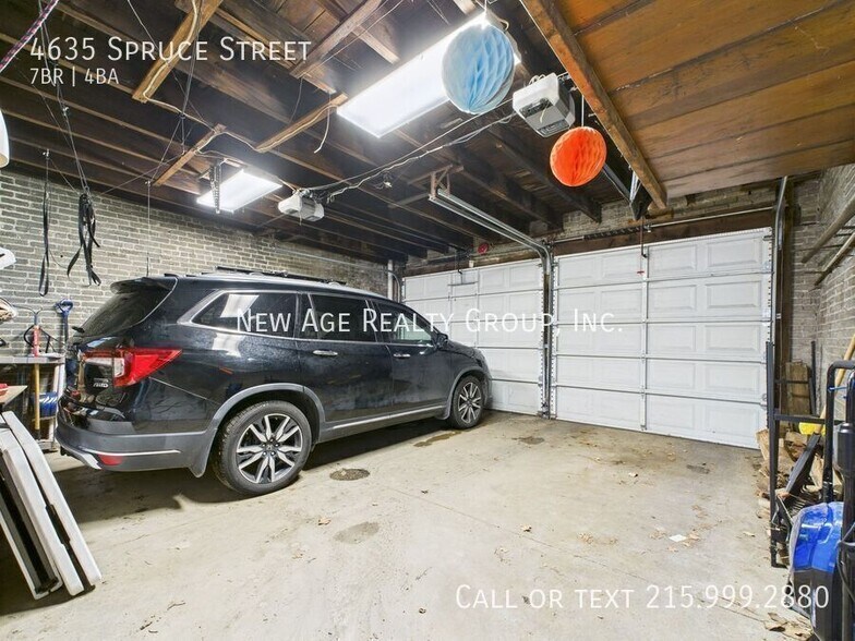 Building Photo - 4635 Spruce St