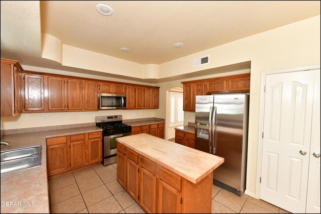 Building Photo - 14157 Robert Ituarte Dr