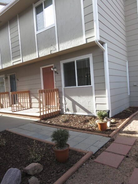 Building Photo - 1854 Zebulon Dr