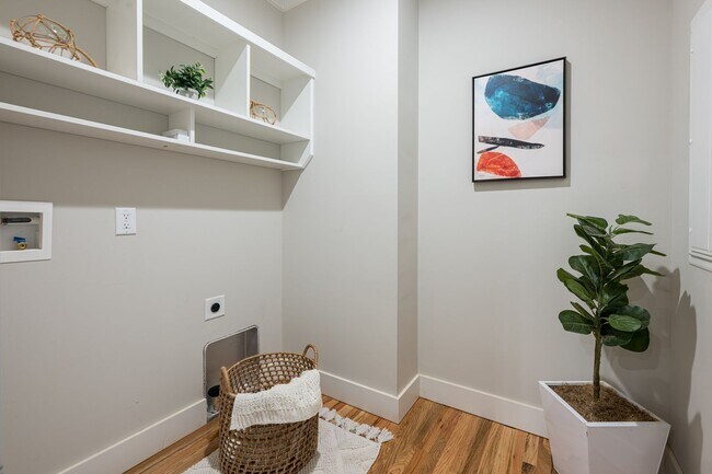 Building Photo - Large New Construction Rental - Old Fort