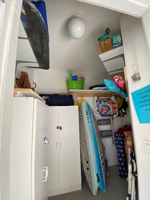 Beach closet - 34134 Selva Rd