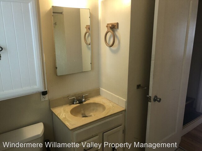 Building Photo - 3 br, 1 bath House - 513 NW 30th Street