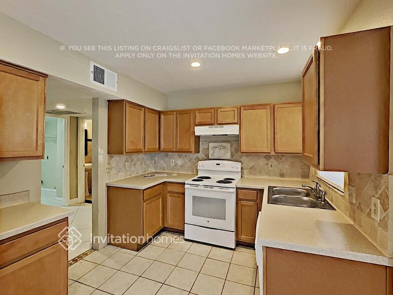 Building Photo - 3907 Kiawa Dr