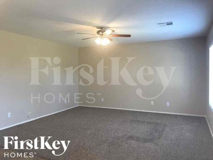 Building Photo - 2814 W Kowalsky Ln