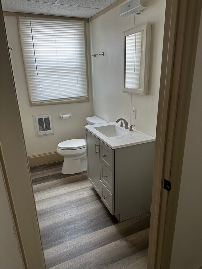 Building Photo - 296 Turners Falls Rd