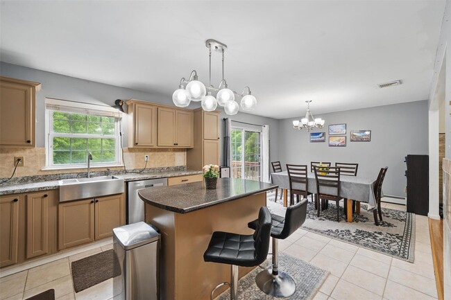 Building Photo - 2067 NY-211