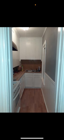 Building Photo - 120 Eugenia St