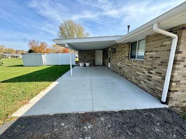 Building Photo - 7417 Rob St NW