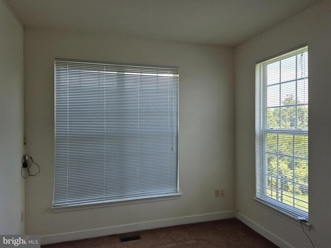 Building Photo - 11701 Fair Oaks Way
