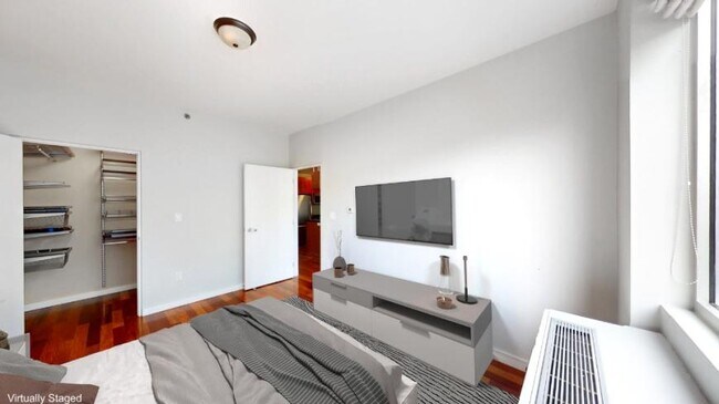 Building Photo - 1 bedroom in LONG ISLAND CITY NY 11101