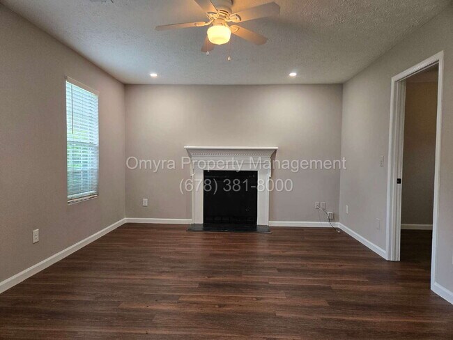 Building Photo - Beautiful 3 Bedroom House in Atlanta!