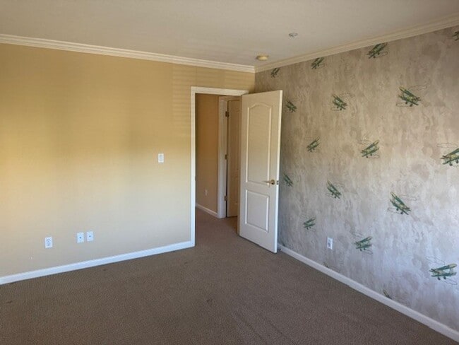Building Photo - Spacious Former Model Home in American Canyon