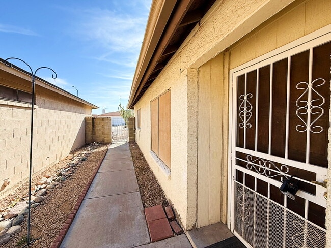Building Photo - Charming 3-Bedroom Home for Rent in Highly Desirable Peoria School District!