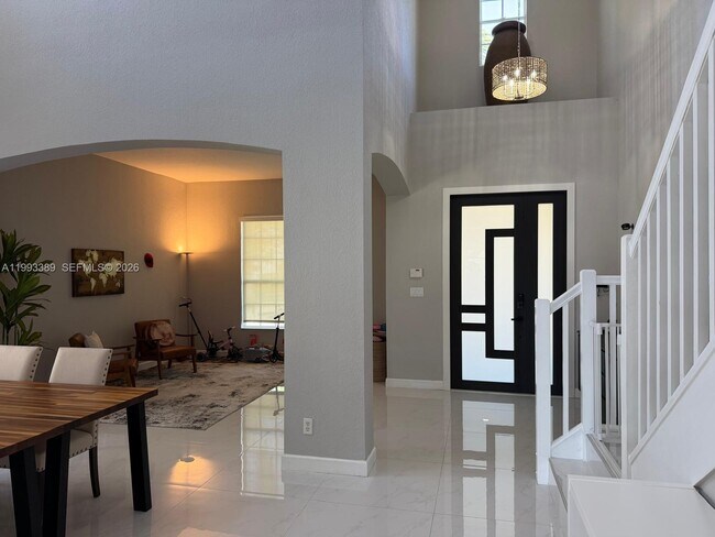 Building Photo - 4451 Seneca Ave