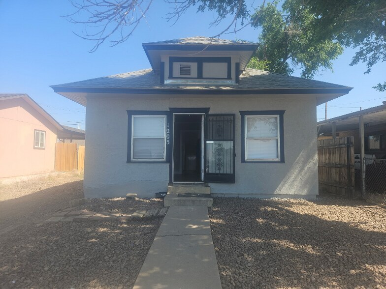 Primary Photo - 1205 E 13th St