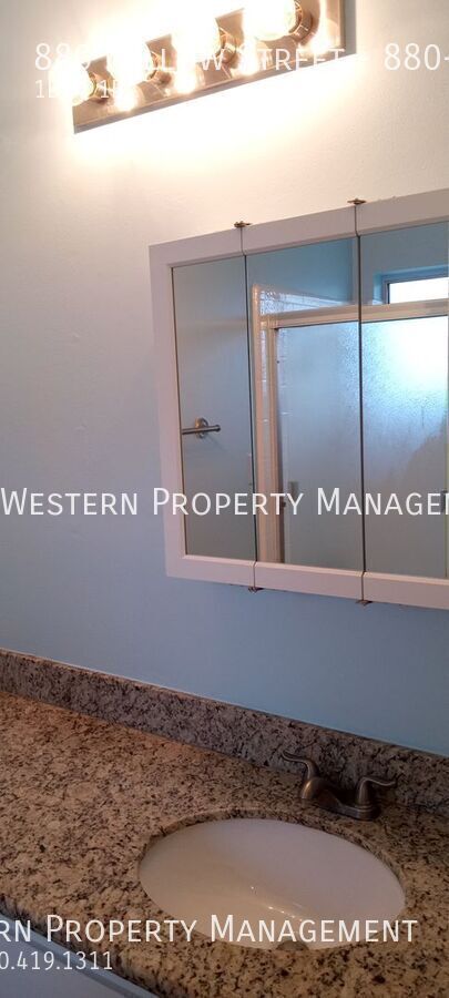 Building Photo - 880 Willow St