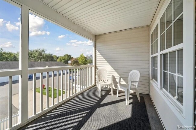 Building Photo - 2710 S Knightsbridge Cir