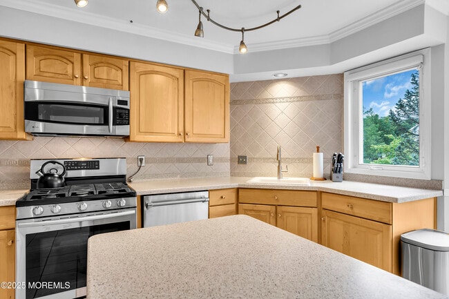 Building Photo - 203 Muskflower Ct