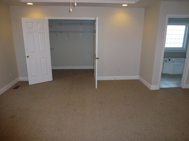 Building Photo - 3 Bedroom/2 Bath Home Jonesborough, TN