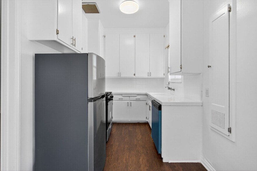 Building Photo - 4227-4233 Leimert Boulevard