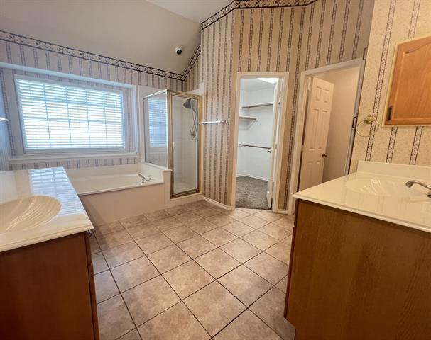 Building Photo - 3849 Pine Valley Dr