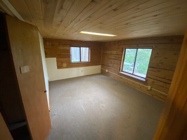 Building Photo - 196 Canyon Dr