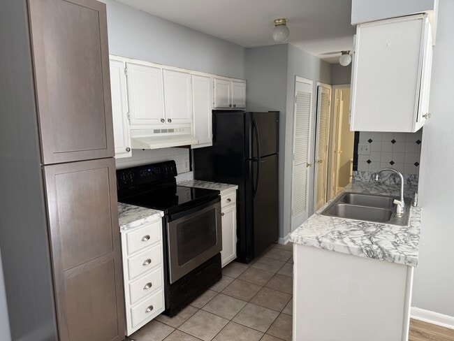 Building Photo - 505 63rd Ave N