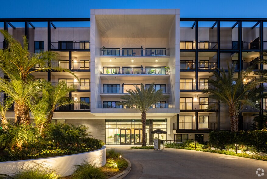 ZEN Hollywood 1825 N Las Palmas Ave Los Angeles CA 90028 Apartment