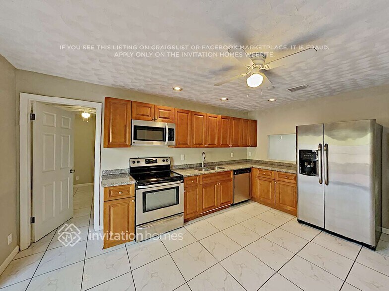 Building Photo - 5535 Haverford Way